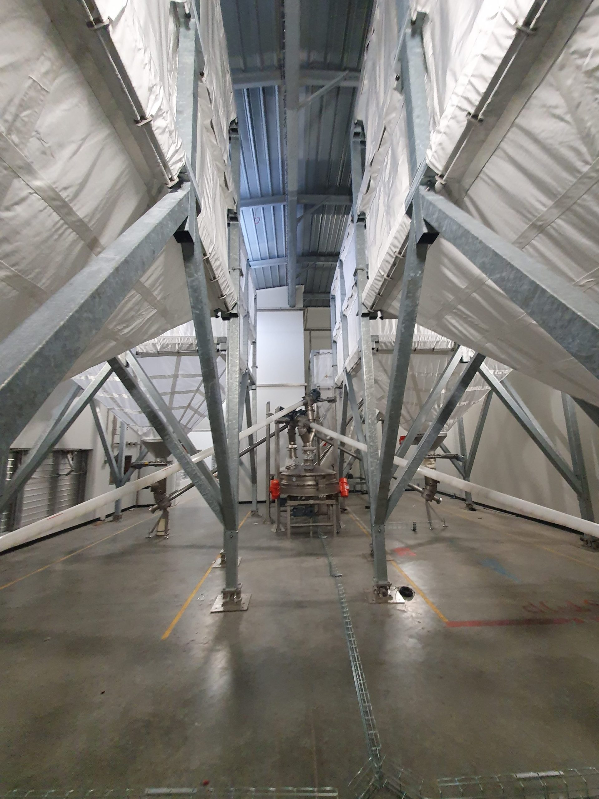 Fabric filtering particles larger than 5 microns for silos