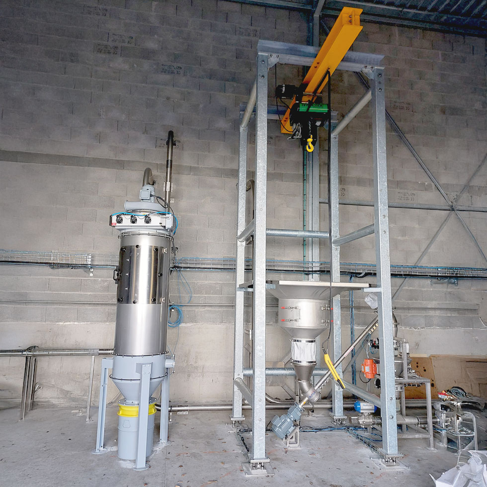 Big-bag-dumping-station-in-workshop-without-bag