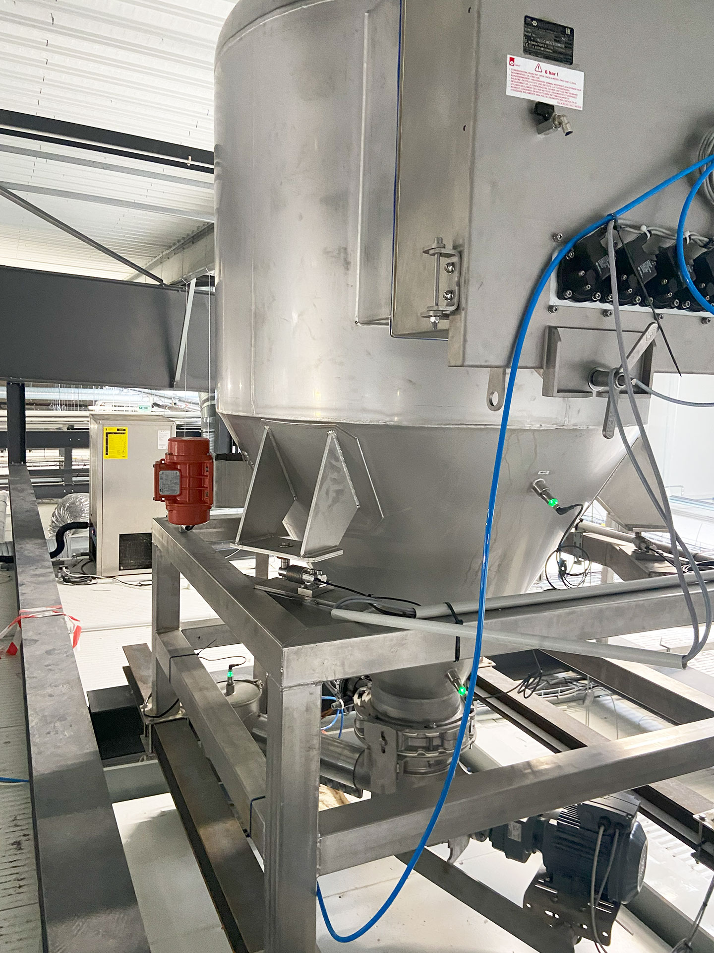 Weighed-cyclofilter-for-vacuum-pneumatic-transfer