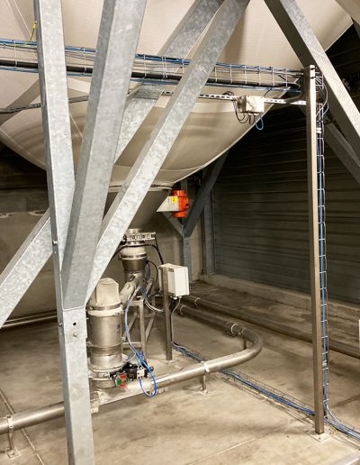 Transportation of flour to the storage silos