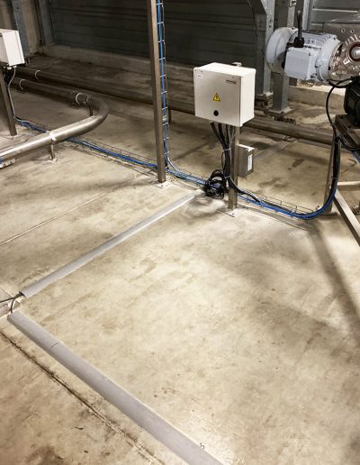 General view of the installation and accessories