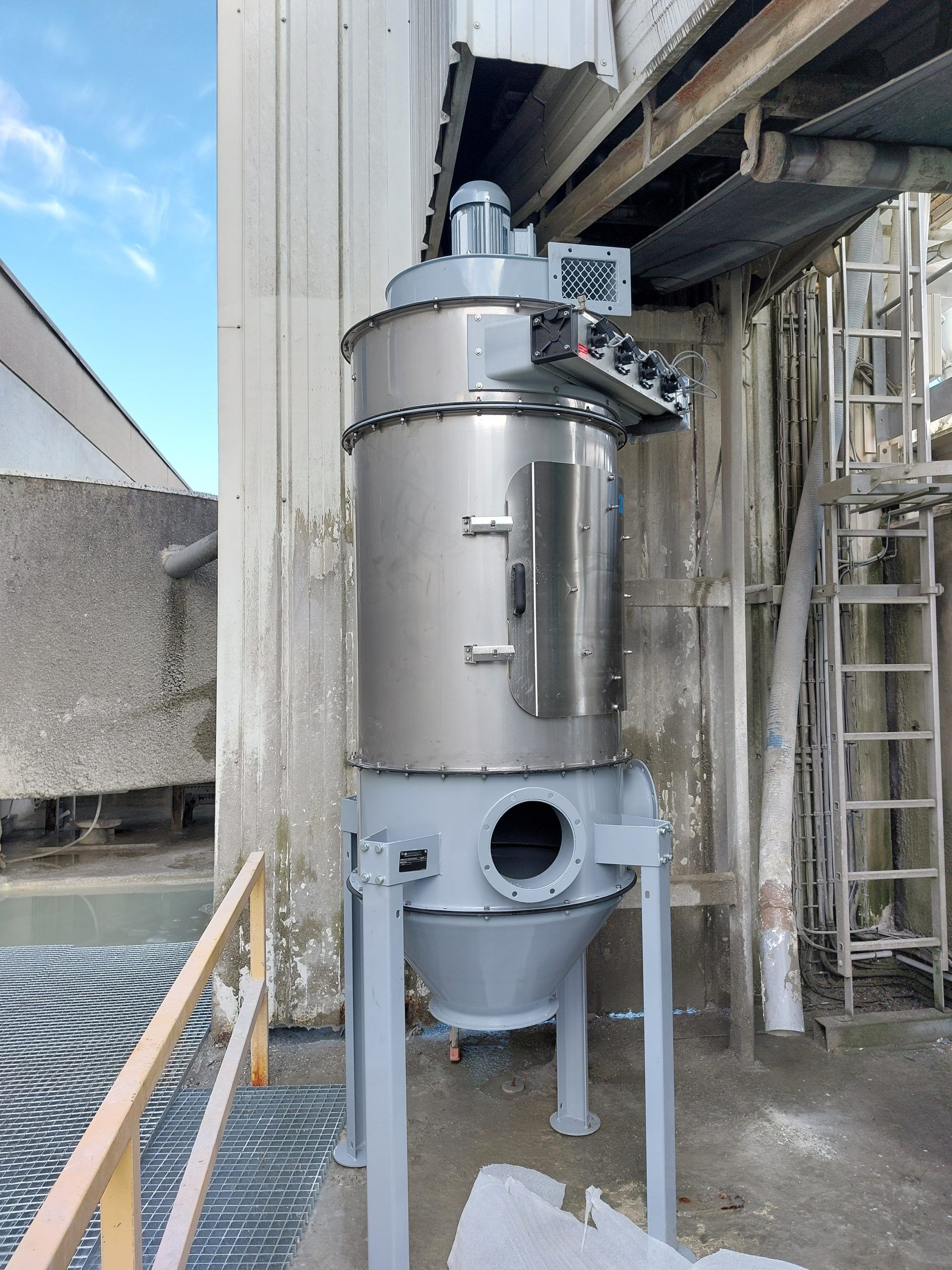 Réparation et remise en route du silo après une tempête