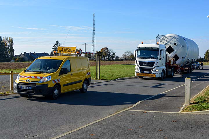 Convoi exceptionnel déplacement de silos