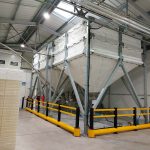 Installation comprising two flexible silos made of textile fabric