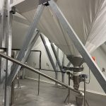 Flexible storage silo and transfer screw