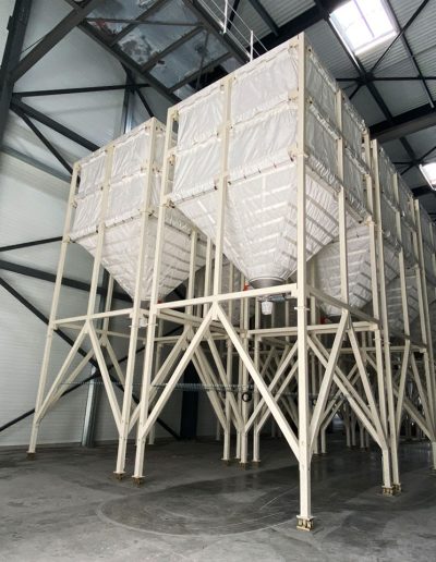 Metal silo frame with surface treatment in RAL 1013