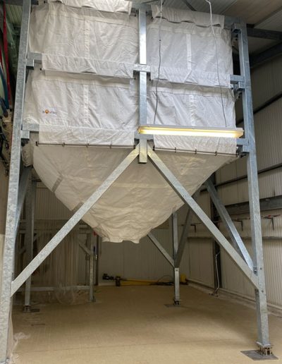 Silo tarpaulins made of durable, antistatic polyester fabric