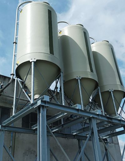 Rigid silos for storing tanning hides