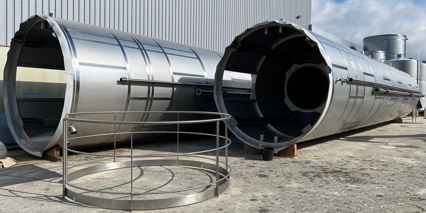 Presentation of stainless steel silos